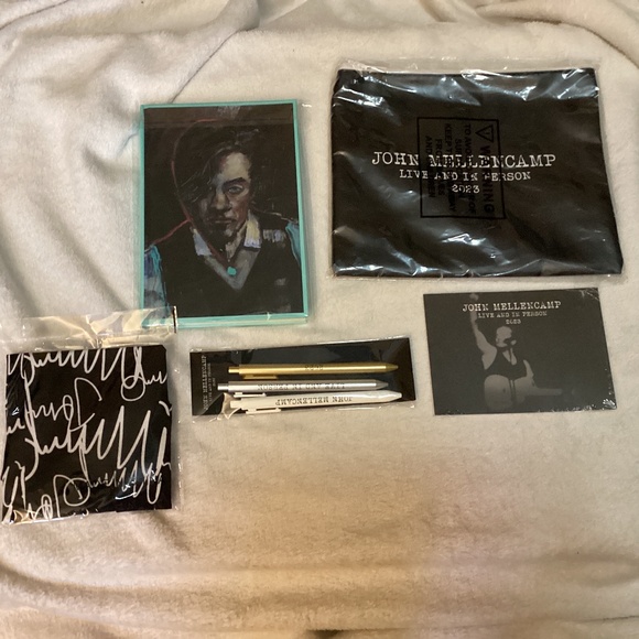 BRAND NEW SEALED JOHN MELLENCAMP LIVE AND IN PERSON 2023 GIFT SET - Picture 7 of 7